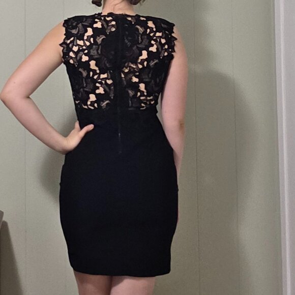 Midi lace-back dress - Picture 1 of 4